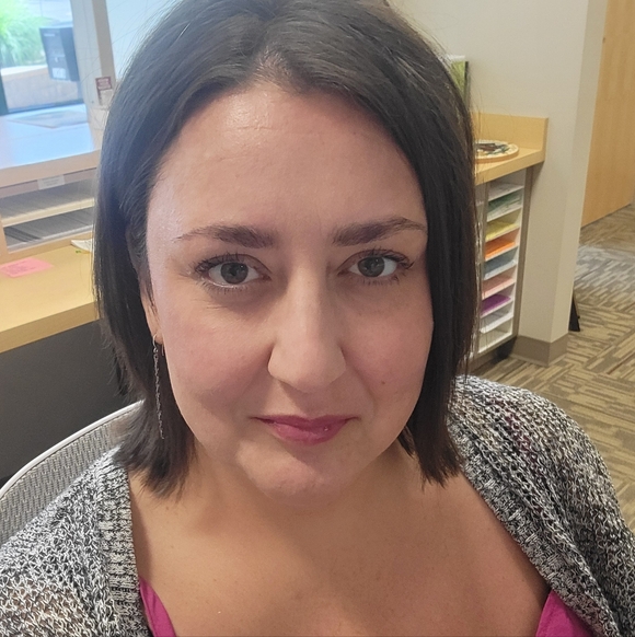 Meet your Posher, Sarah - Picture 1 of 1